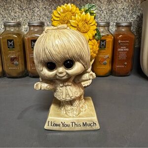 Vintage Wallace Russ Berrie I Love You This Much Big Eyes Girl Figurine 1970